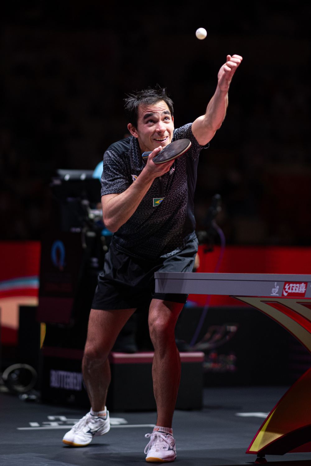 迈向激烈的 迈向激烈的