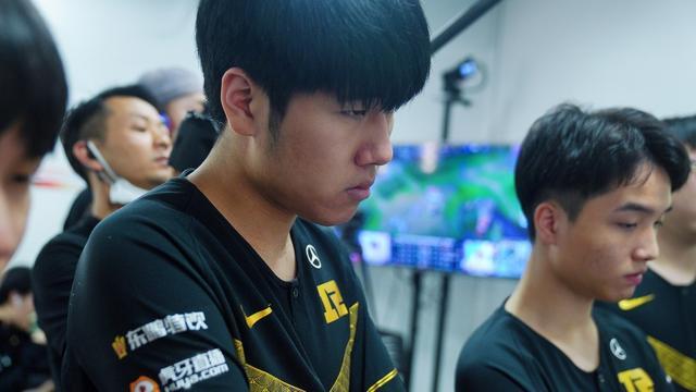 终结无冠 终结无冠