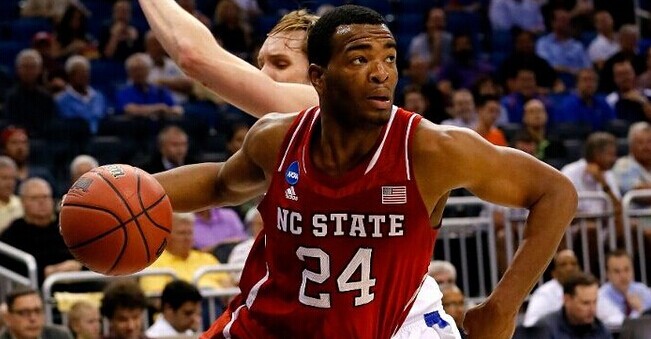 通过充满激 通过充满激