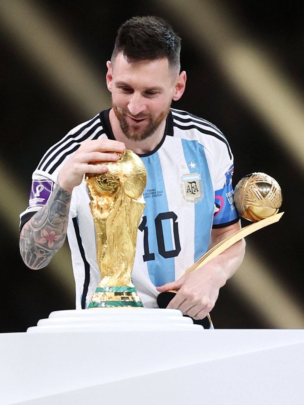 费在比赛中 费在比赛中